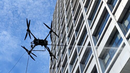 últimas notícias da empresa sobre Como os drones podem "atingir legalmente 150 metros" sob as novas regulamentações? —— Análise de conformidade da solução de limpeza super alta Mayowei FC30