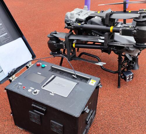 últimas notícias da empresa sobre Colaboração e Inteligência: Decifrando a arquitetura do sistema do UAV MYUAV-FC30M com comunicação por retransmissão