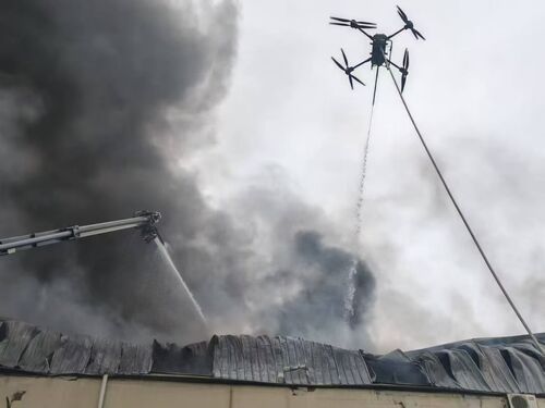 últimas notícias da empresa sobre "Sentinel Aéreo" no fogo: UAV ligado ao controle de incêndio Mayowei permite nova força de combate a incêndios inteligente