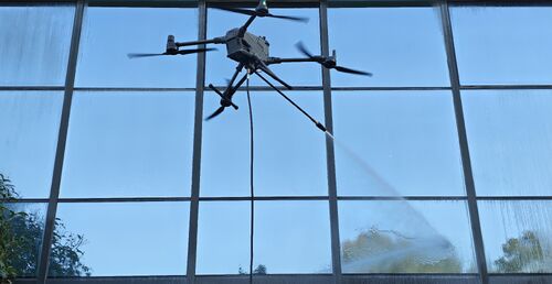últimas notícias da empresa sobre Nova atualização. O MYUAV 6th Generation Cleaner oferece uma experiência de limpeza de parede de cortina mais limpa e ecológica.